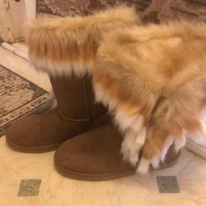 Fuzzy top boots